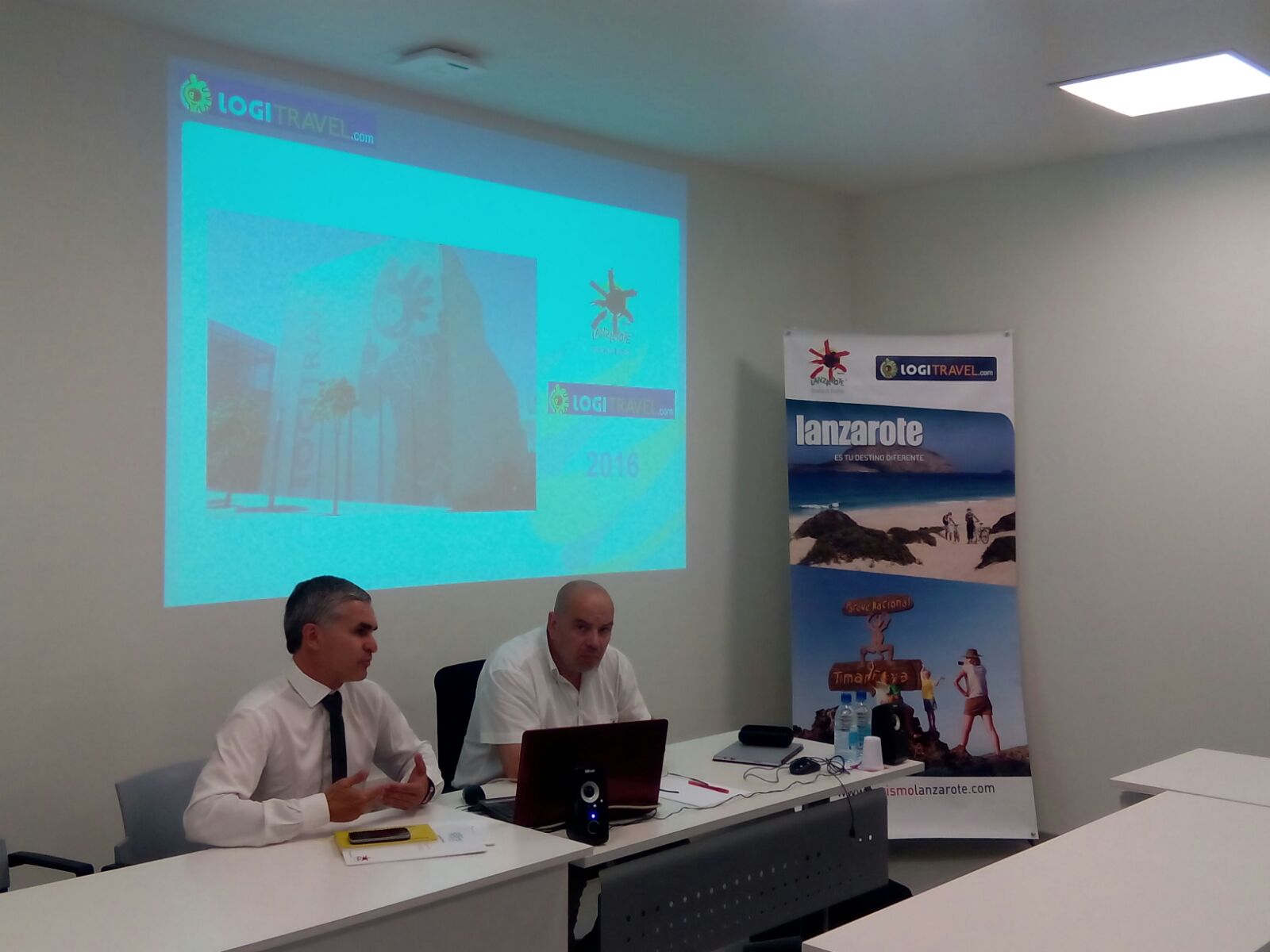 Los participantes en el taller pudieron conocer las líneas de productos de promoción de la isla